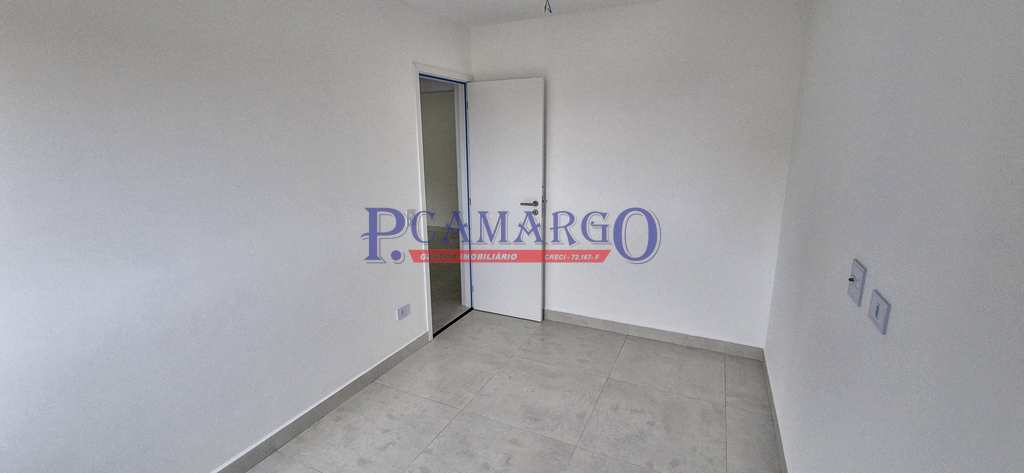 Apartamento em Praia Grande, no bairro Balneário Maracanã