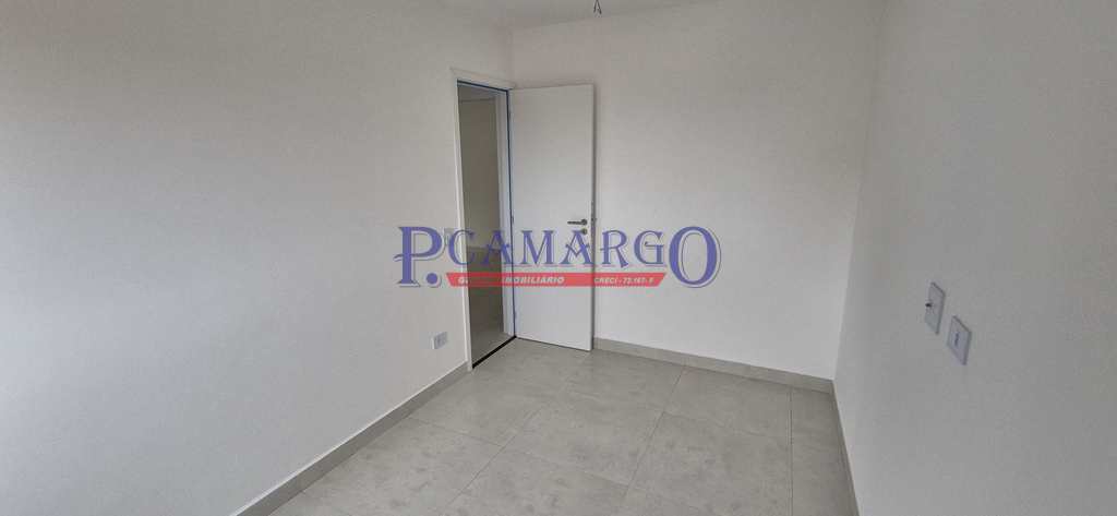 Apartamento em Praia Grande, no bairro Balneário Maracanã