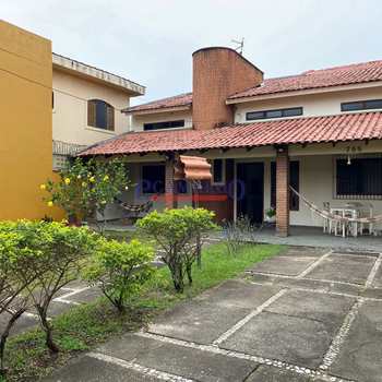 Sobrado em Praia Grande, bairro Mirim
