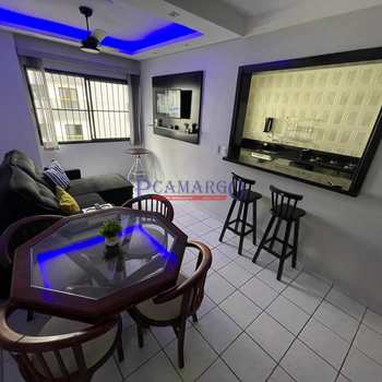 Apartamento em Praia Grande, bairro Ocian