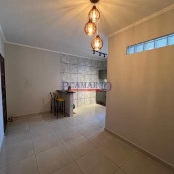 Apartamento em Praia Grande, bairro Boqueirão