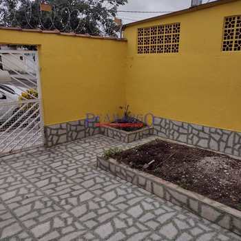 Casa em Praia Grande, bairro Ocian