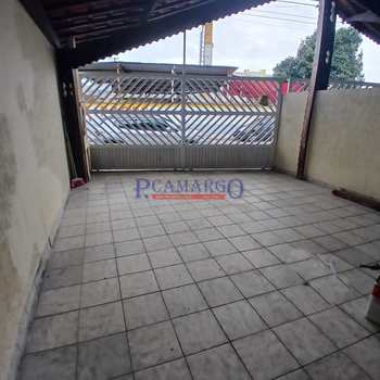 Casa em Praia Grande, bairro Ocian
