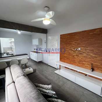 Apartamento em Praia Grande, bairro Guilhermina