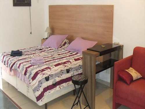 Flat, código 9005 em São Vicente, bairro Centro