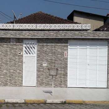 Casa em São Vicente, bairro Parque Bitaru