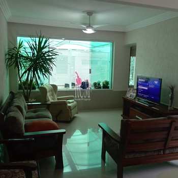 Casa em São Vicente, bairro Jardim Independência