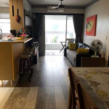 Apartamento em São Vicente, bairro Vila Valença