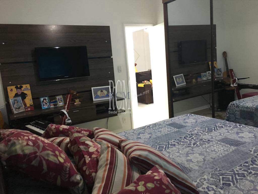 Apartamento em São Vicente, no bairro Vila Valença