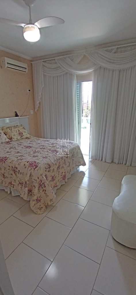 Sobrado em São Vicente, no bairro Jardim Independência