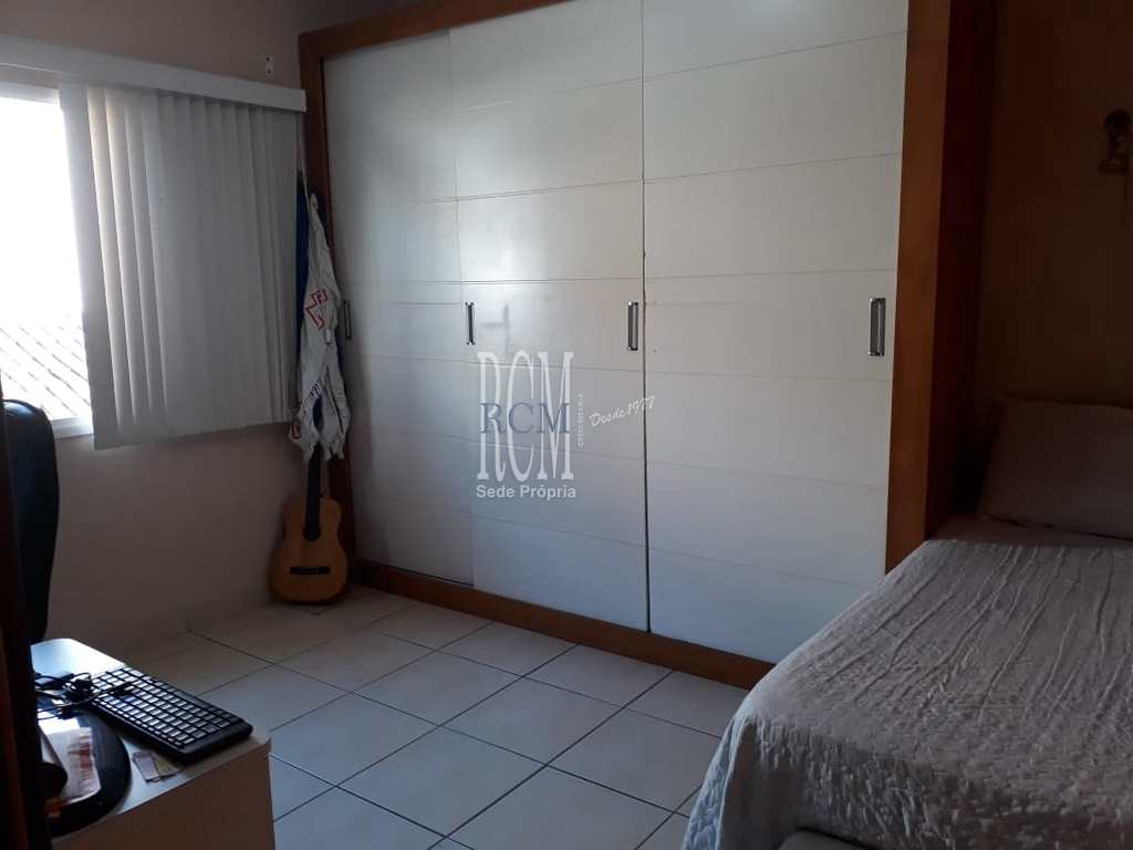 Casa de Condomínio em São Vicente, no bairro Vila Voturua