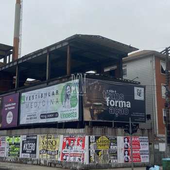 Prédio Comercial em Santos, bairro Aparecida