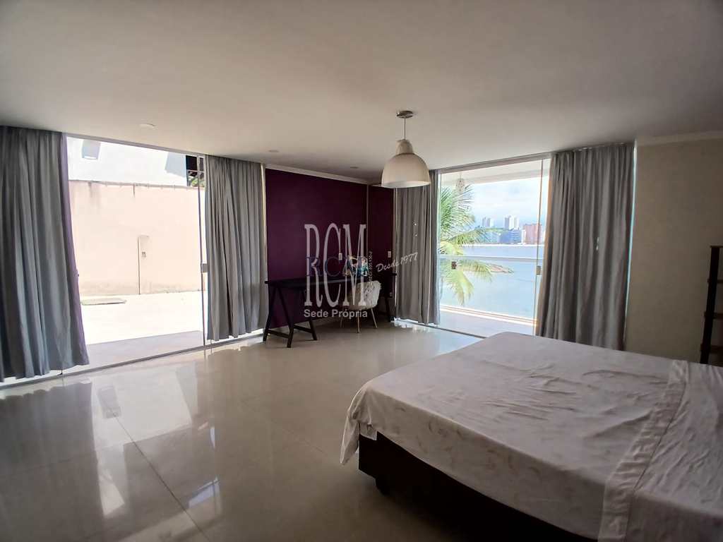 Casa em São Vicente, no bairro Parque Prainha