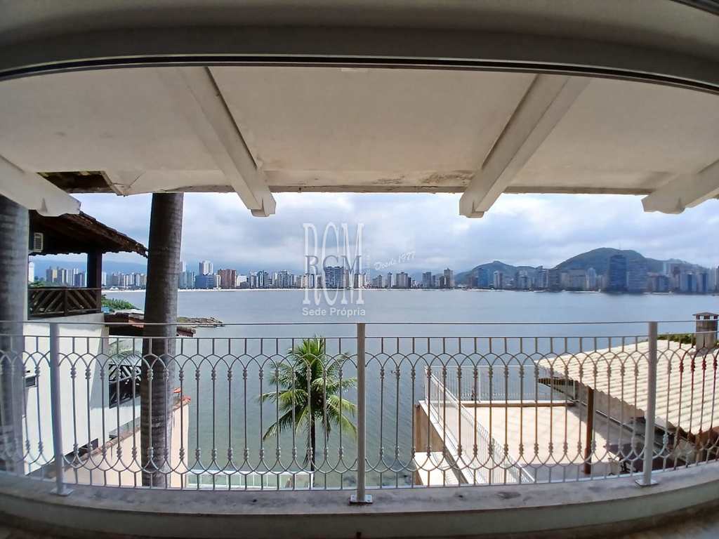 Casa em São Vicente, no bairro Parque Prainha