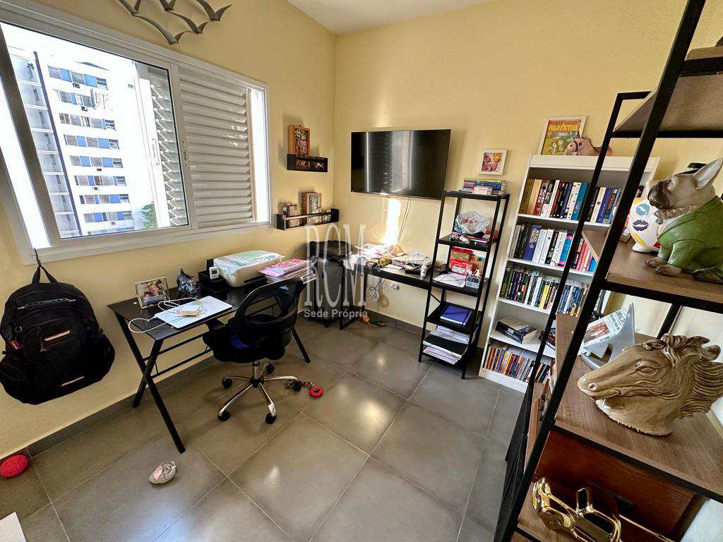 Apartamento em São Vicente, no bairro Itararé