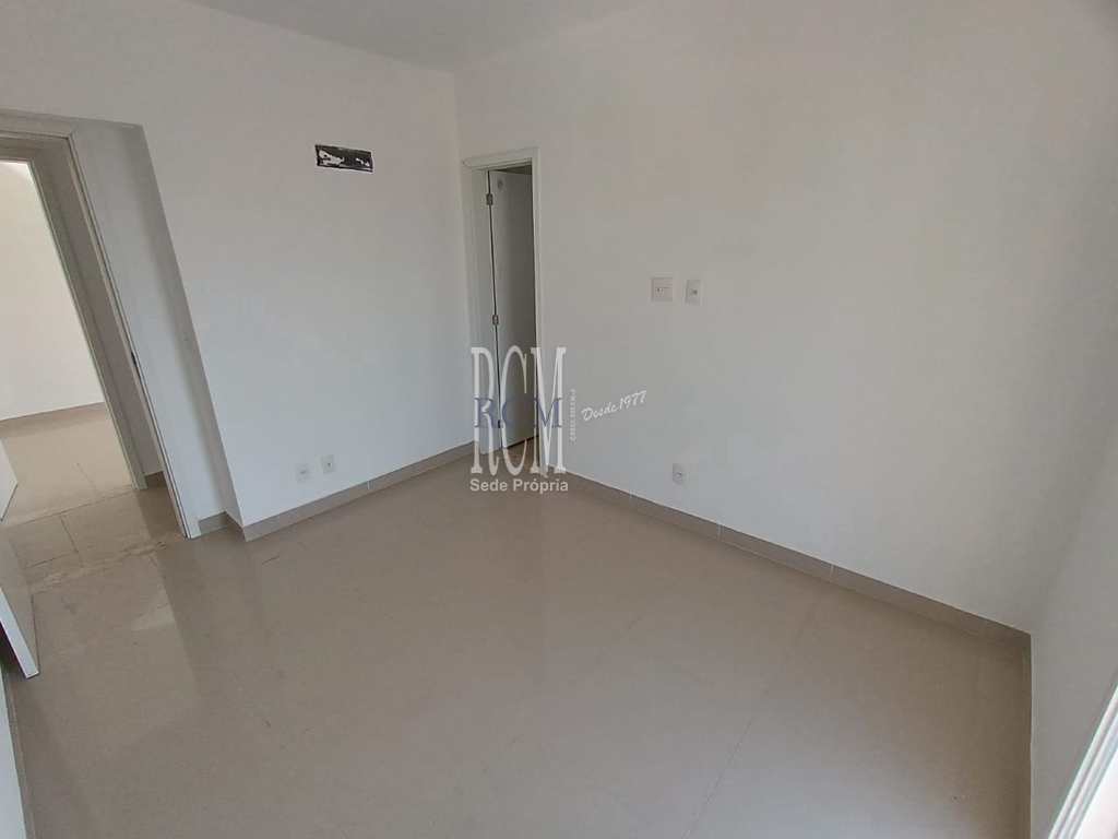 Apartamento em São Vicente, no bairro Vila Valença