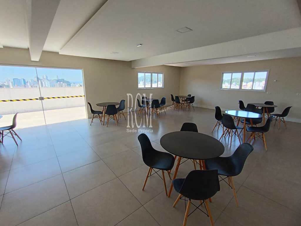 Apartamento em São Vicente, no bairro Vila Valença