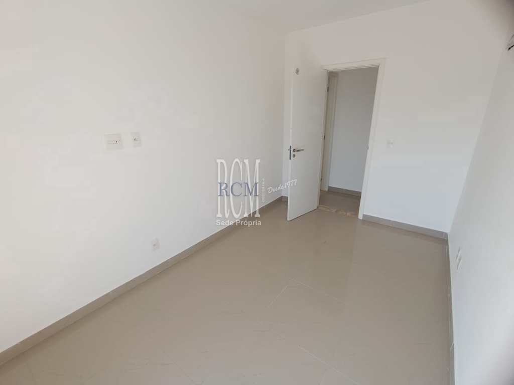 Apartamento em São Vicente, no bairro Vila Valença