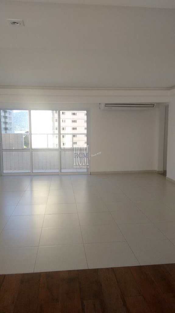 Apartamento em São Vicente, no bairro Centro