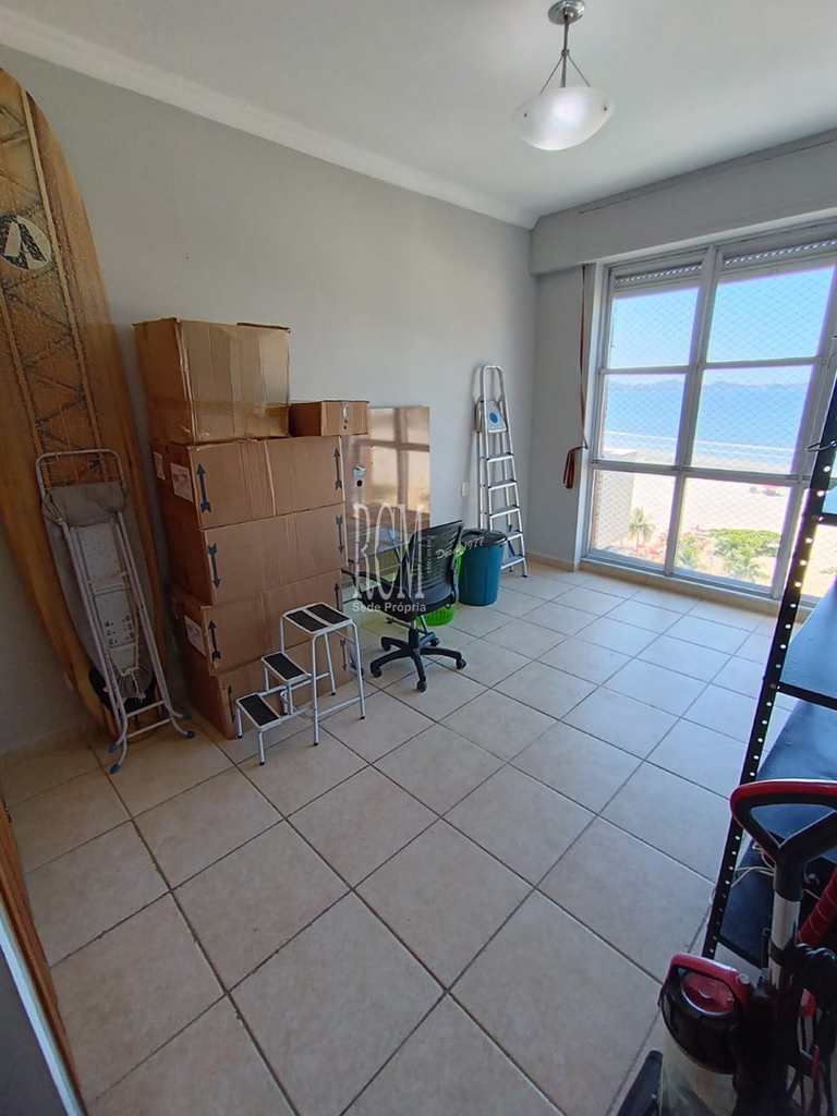 Apartamento em São Vicente, no bairro Itararé
