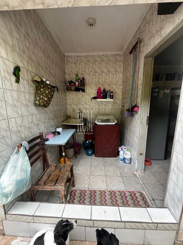 Casa em São Vicente, no bairro Vila Voturua