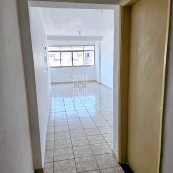 Apartamento em São Vicente, bairro Vila São Jorge