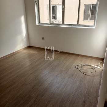 Apartamento em São Vicente, bairro Itararé