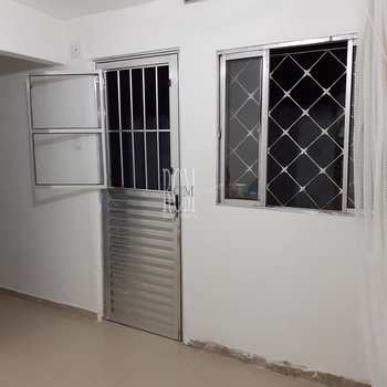Casa em São Vicente, bairro Parque Bitaru