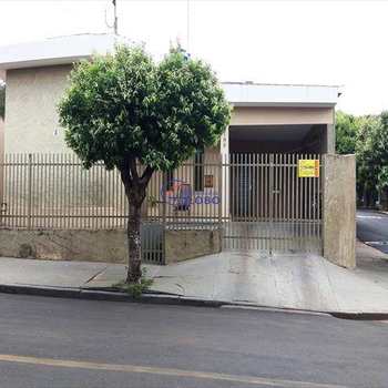 Casa em Jales, bairro Jardim América - Primeira Parte