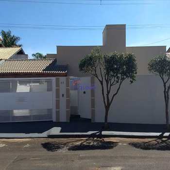 Casa em Jales, bairro Residencial São Lucas