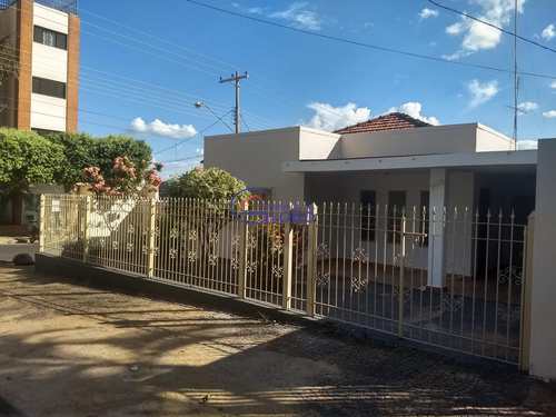 Casa, código 4519 em Jales, bairro Centro