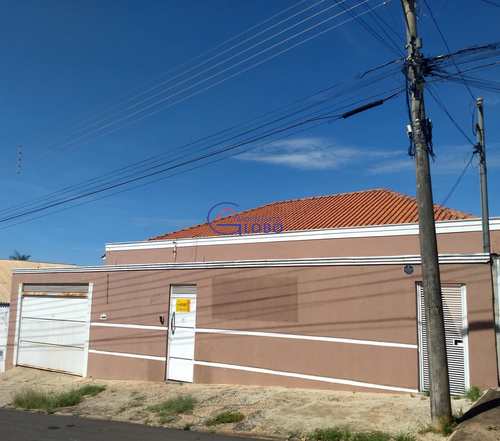 Casa, código 4584 em Jales, bairro Centro