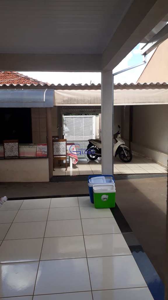 Casa em Urânia, no bairro Centro