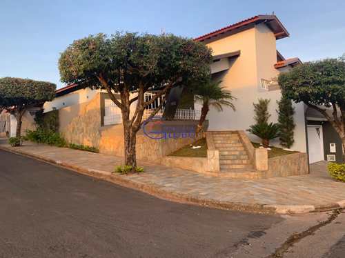 Casa, código 4711 em Jales, bairro Centro