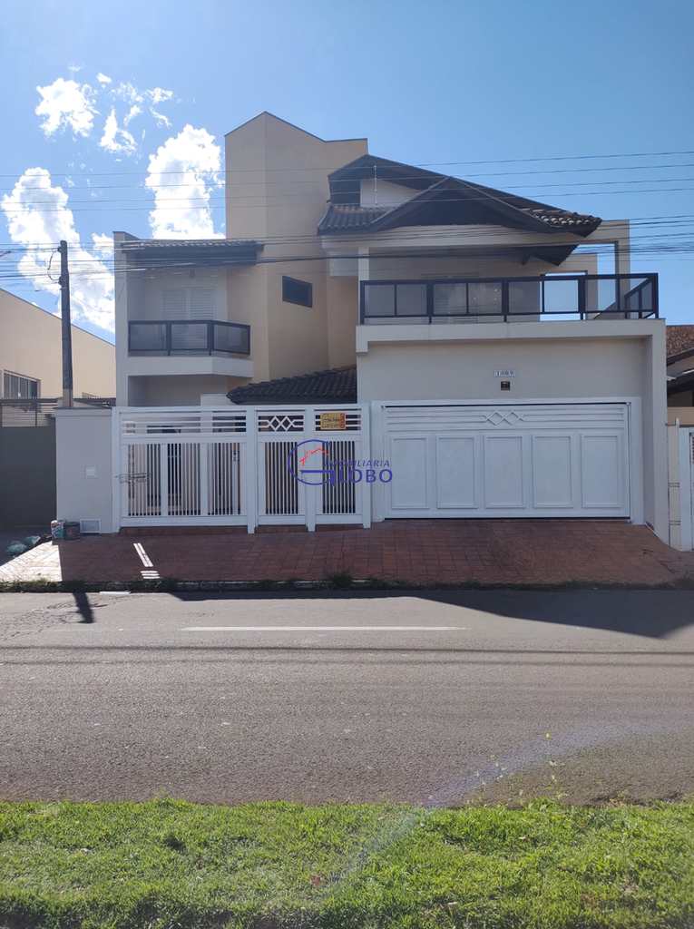 Casa em Jales, no bairro Jardim Monterey