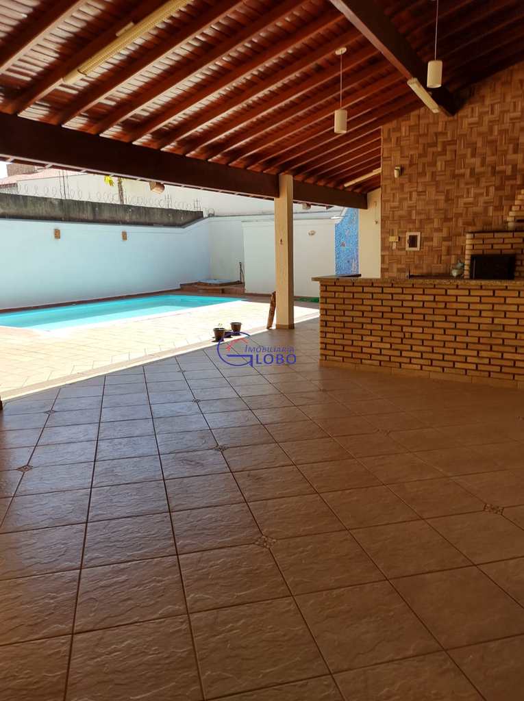 Casa em Jales, no bairro Jardim Monterey