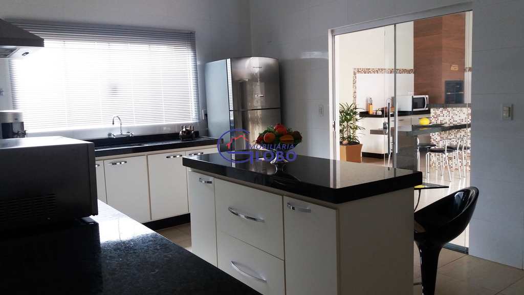 Casa em Jales, no bairro Jardim Doutor Euplhy Jalles