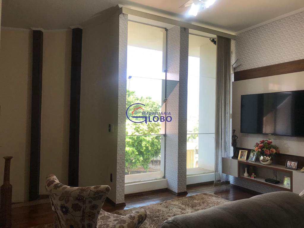 Casa em Jales, no bairro Loteamento Avenida