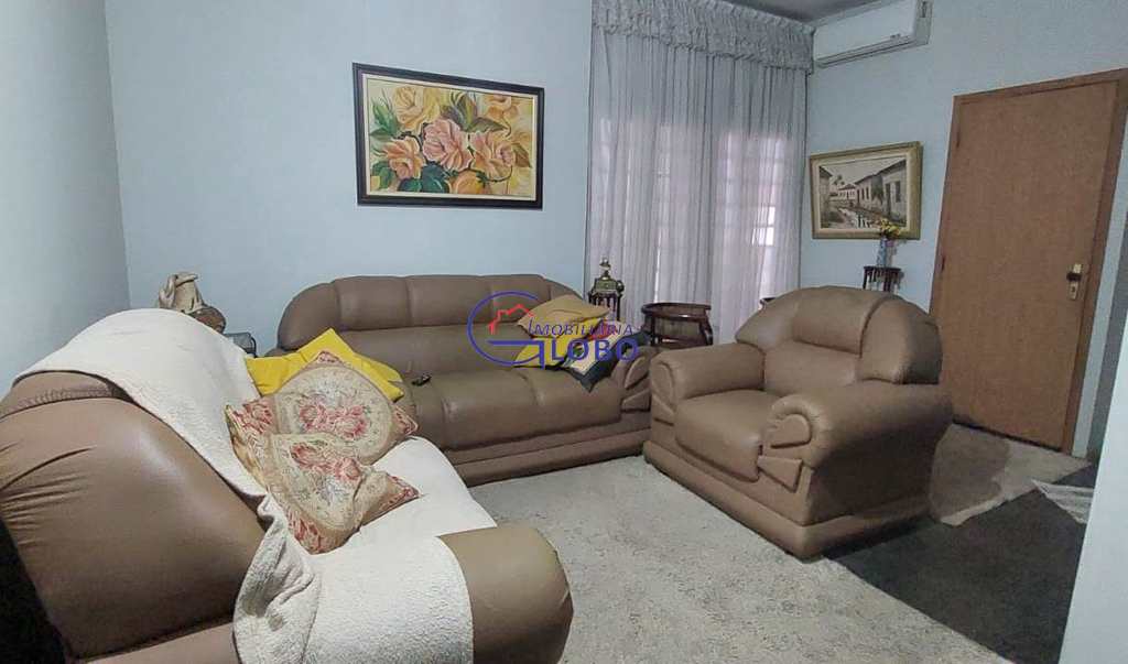 Casa em Jales, no bairro Centro