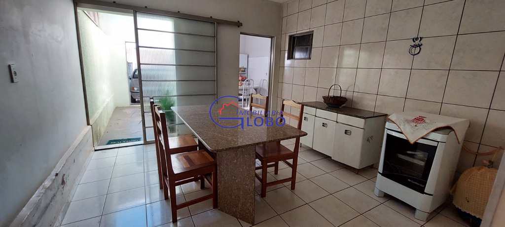 Casa em Jales, no bairro Jardim Guarani