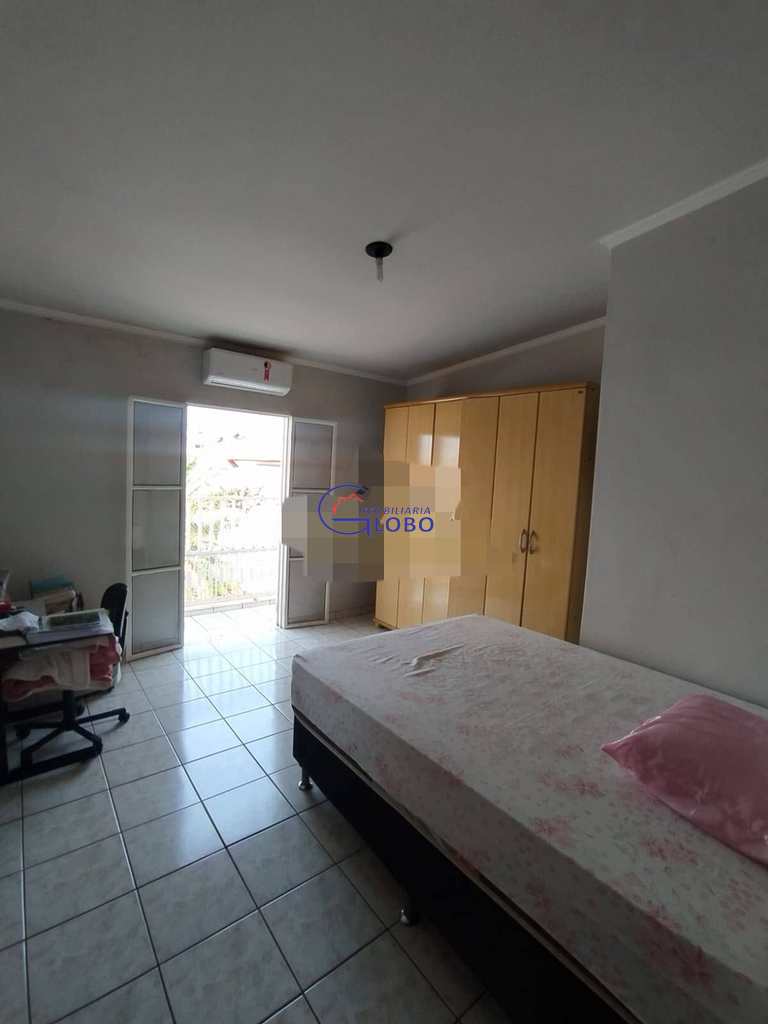 Casa em Jales, no bairro Jardim Santo Expedito