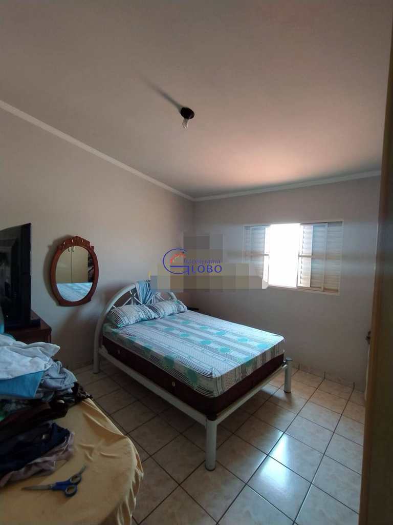 Casa em Jales, no bairro Jardim Santo Expedito