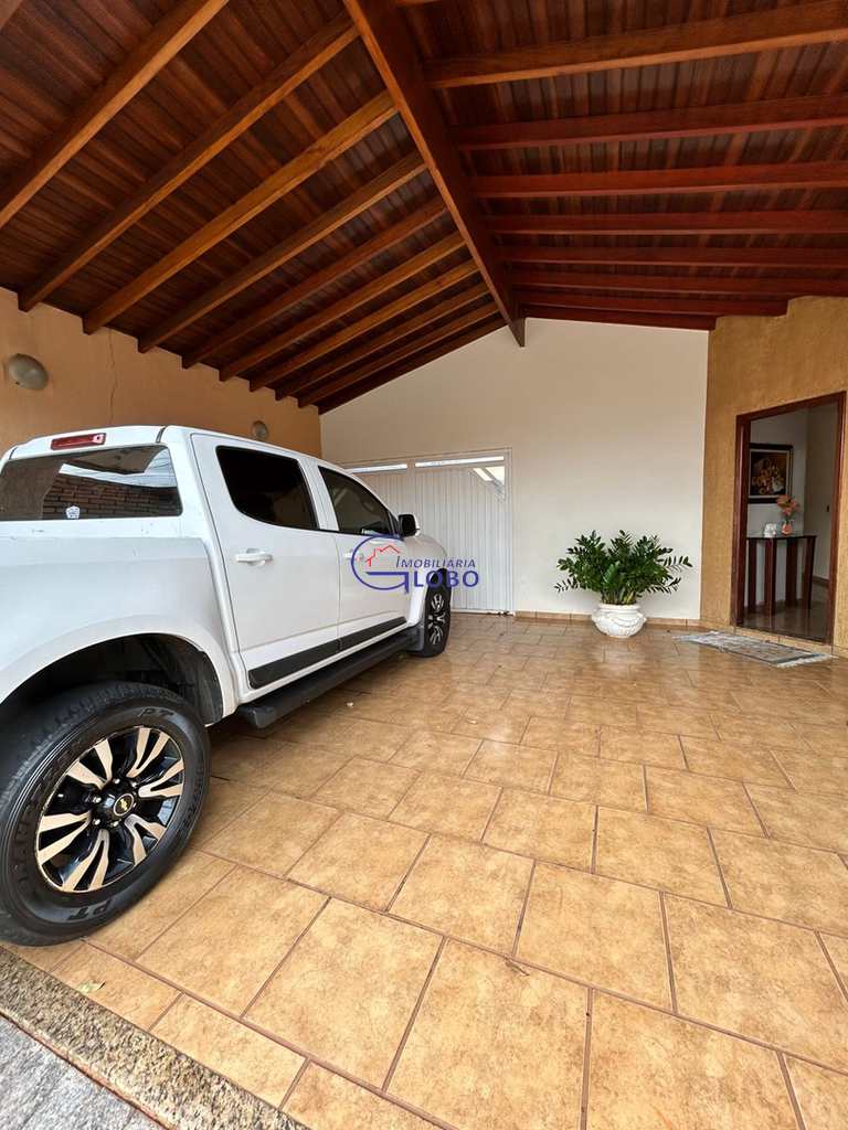 Casa em Jales, no bairro Jardim Ana Cristina