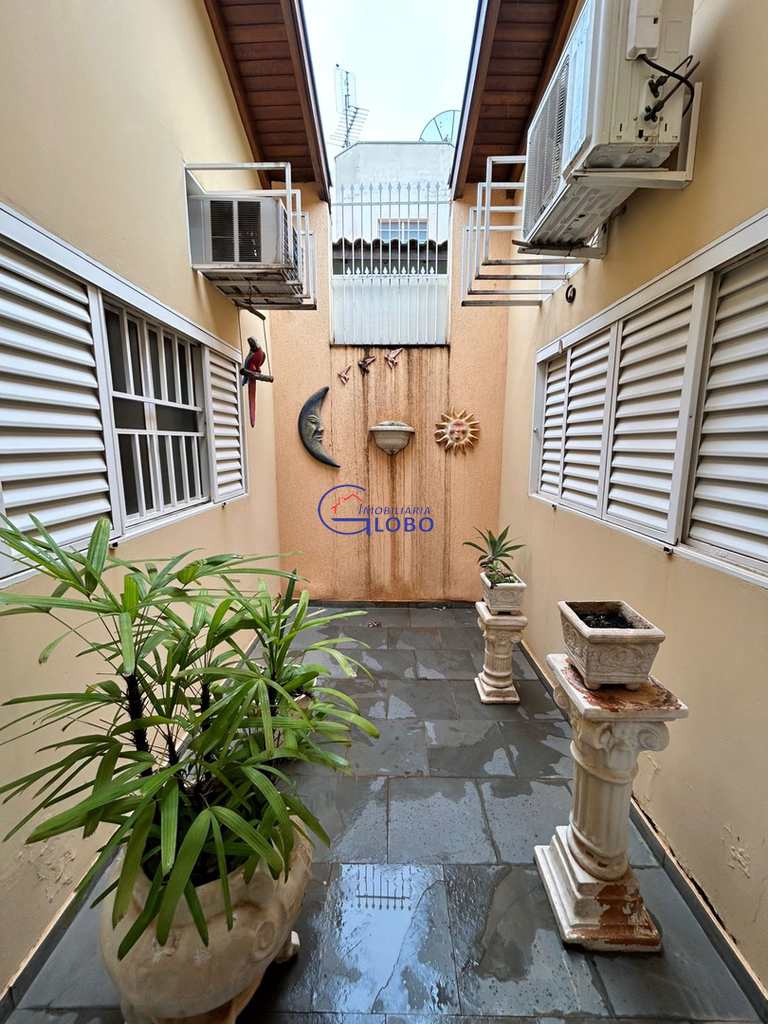Casa em Jales, no bairro Jardim Ana Cristina