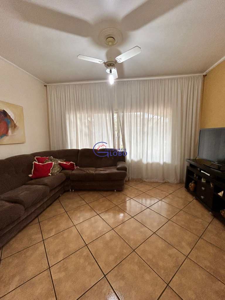 Casa em Jales, no bairro Jardim Ana Cristina