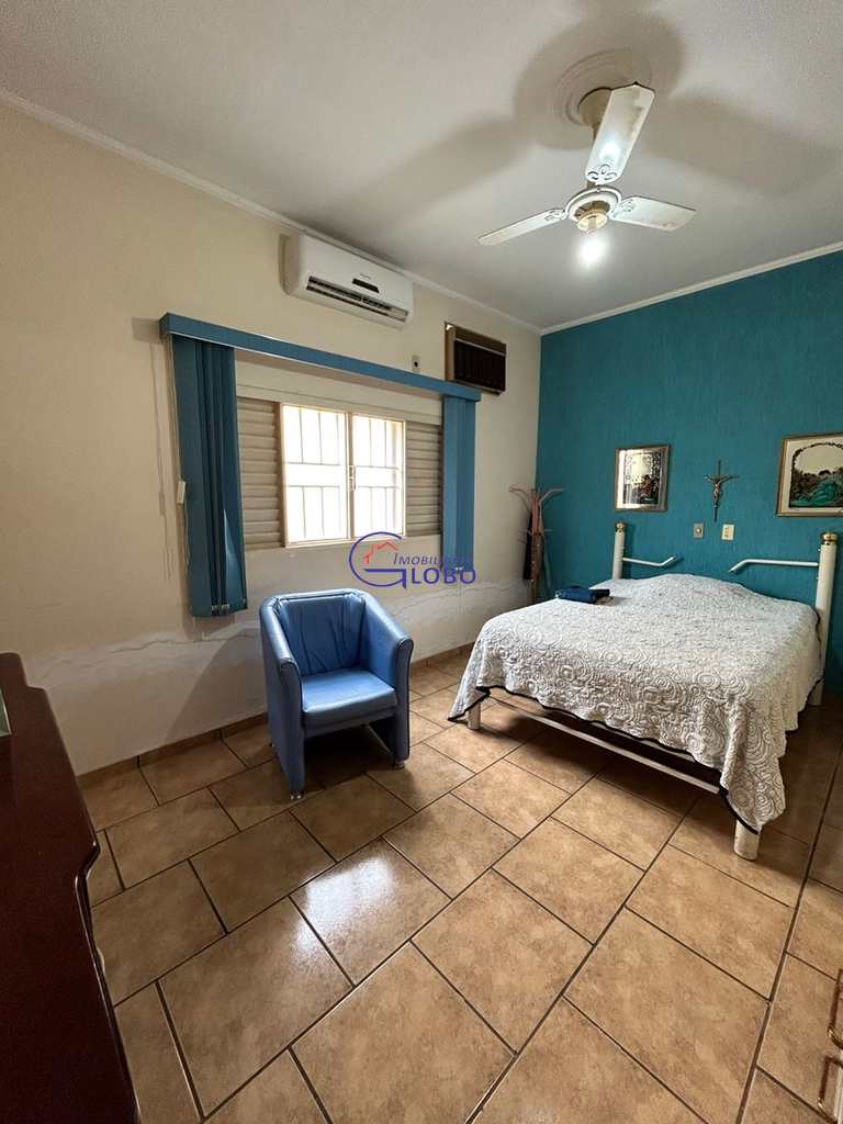 Casa em Jales, no bairro Jardim Ana Cristina