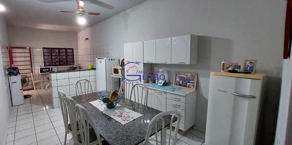 Casa em Jales, no bairro Jardim São Gabriel