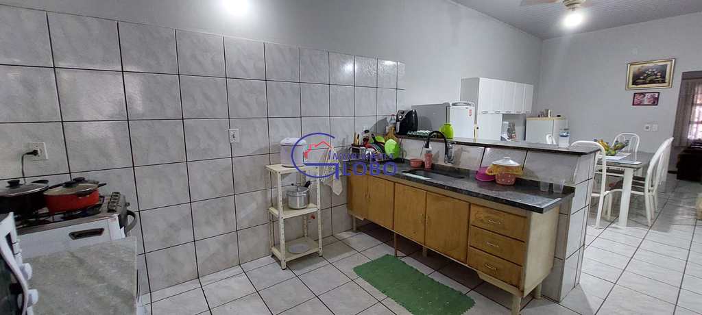 Casa em Jales, no bairro Jardim São Gabriel