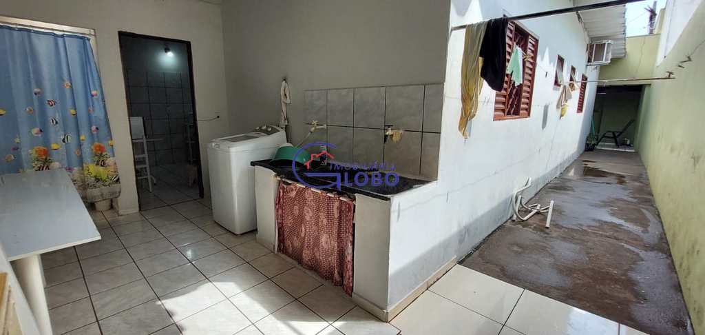 Casa em Jales, no bairro Jardim São Gabriel