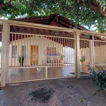 Casa em Jales, bairro Conjunto Habitacional Jardim Arapuã